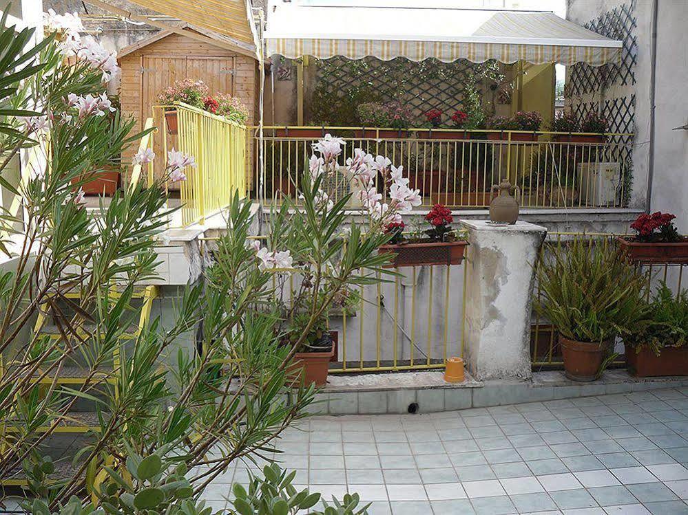 Bed And Breakfast I Vicoletti Di Napoli ภายนอก รูปภาพ